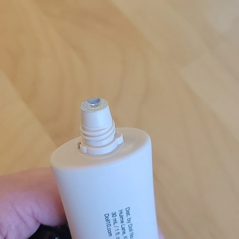 NWT Doll 10 Doll Vault Hydragel Foundation-Deep